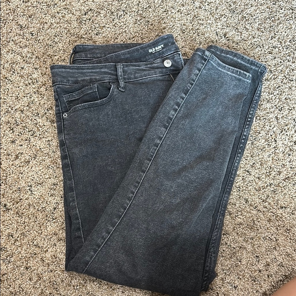 Old Navy Gray Skinny Jeans with Sleek Style